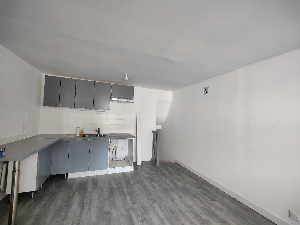 A louer Appartement F2 avec place de parking  Couilly-Pont-Aux-Dames